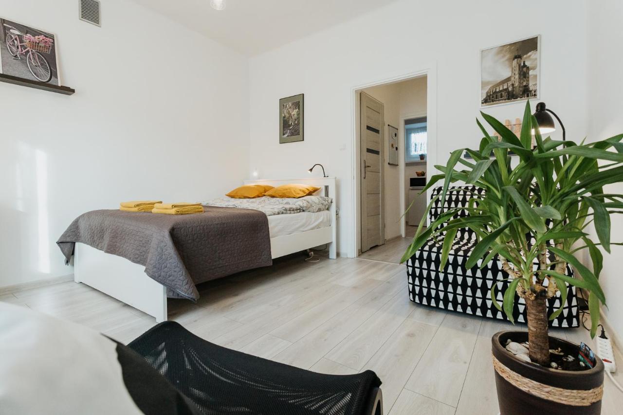 קרקוב Charming Apt Old Town & Jewish District, Quiet Neighborhood מראה חיצוני תמונה
